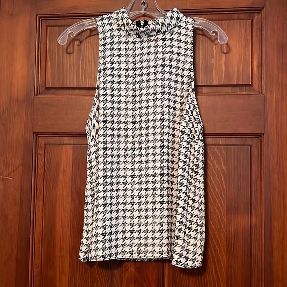 Mock turtle tank - Picture 1 of 5